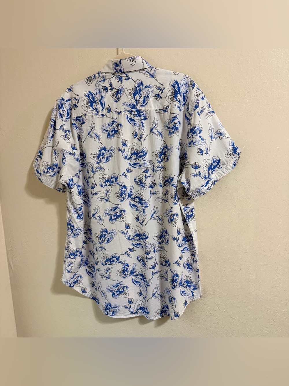 Robert Graham Spencerville Floral Shirt M White‎ Blue Flower Cotton Short Sleeve - Picture 10 of 10